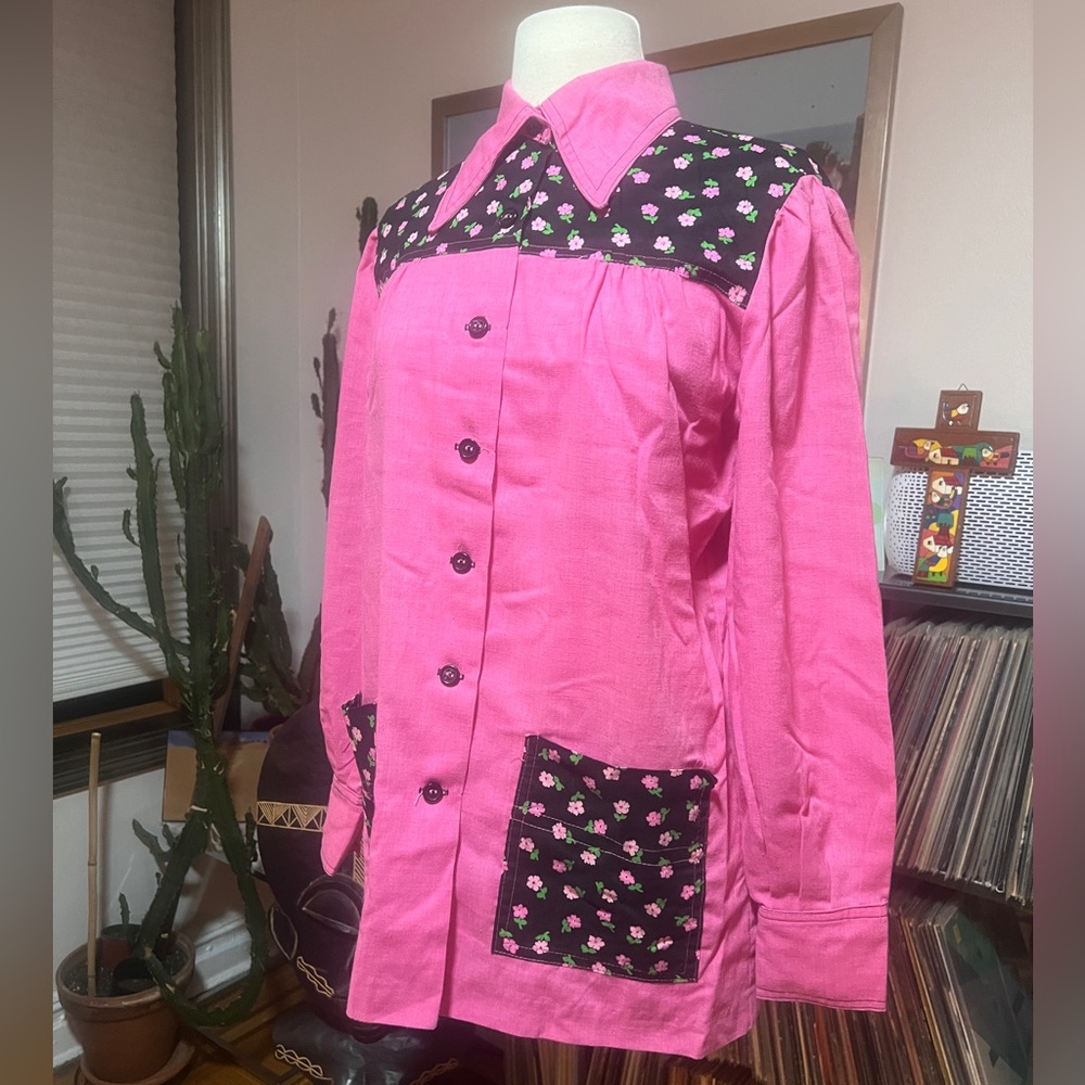 1970s pink and black floral button-up long sleeve shirt WesternBohoWhymsGoth Med